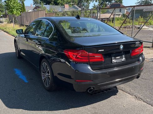 Used 2018 BMW 530e xDrive AWD/4WD image 2