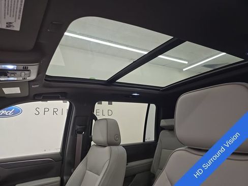 Used 2023 GMC Yukon XL SLT w/ SLT Premium Package AWD/4WD image 24