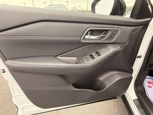 New 2026 Nissan Rogue Platinum w/ Platinum Premium Package image 10