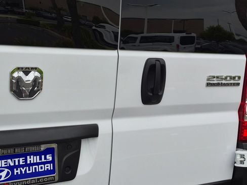 Used 2025 RAM ProMaster 2500 w/ U-Haul Equipment Group FWD image 32