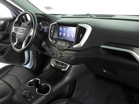 Used 2022 GMC Terrain SLT image 13