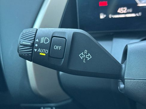 Used 2025 BMW X3 xDrive30i w/ Premium Package image 33