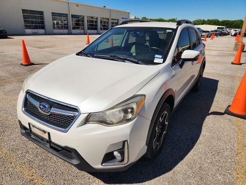 Used 2017 Subaru Crosstrek 2.0i Limited image 1