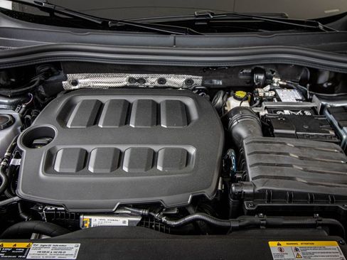 New 2026 Volkswagen Tiguan SE R-Line FWD image 11