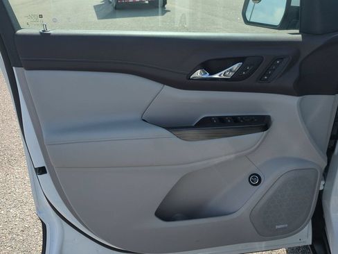 Certified 2023 GMC Acadia SLT w/ Technology Package FWD image 22