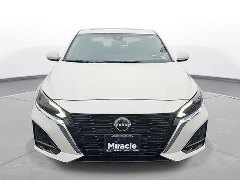 Used 2023 Nissan Altima 2.5 SL AWD/4WD image 2