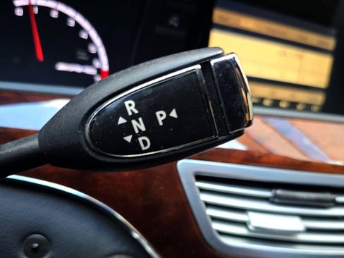 Used 2013 Mercedes-Benz S 63 AMG image 33