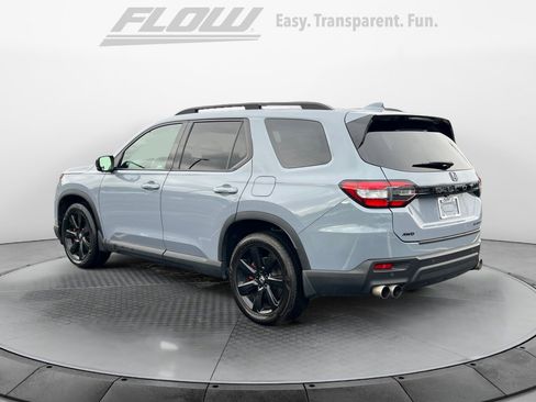 Used 2025 Honda Pilot Black Edition image 5