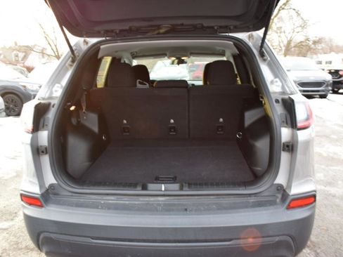 Used 2019 Jeep Cherokee Latitude w/ Popular Appearance Group FWD image 29