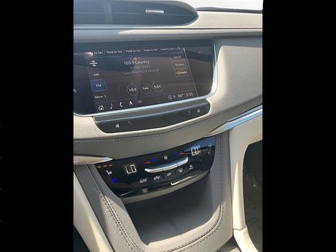 Used 2024 Cadillac XT5 Premium Luxury w/ Technology Package AWD/4WD image 16
