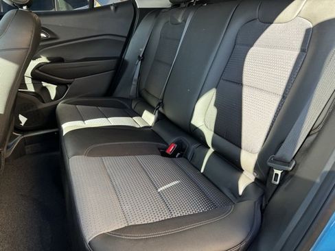 Certified 2025 Chevrolet Trax LT image 6