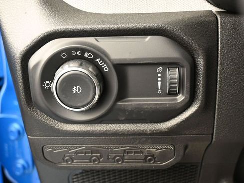 Used 2025 Jeep Wrangler Unlimited Sport AWD/4WD image 16