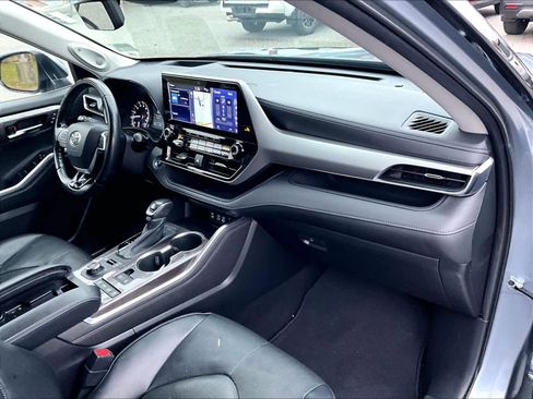 Used 2022 Toyota Highlander Platinum image 14