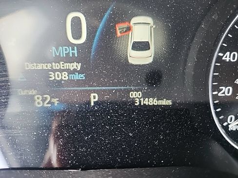 Used 2019 Toyota Avalon Limited FWD image 2