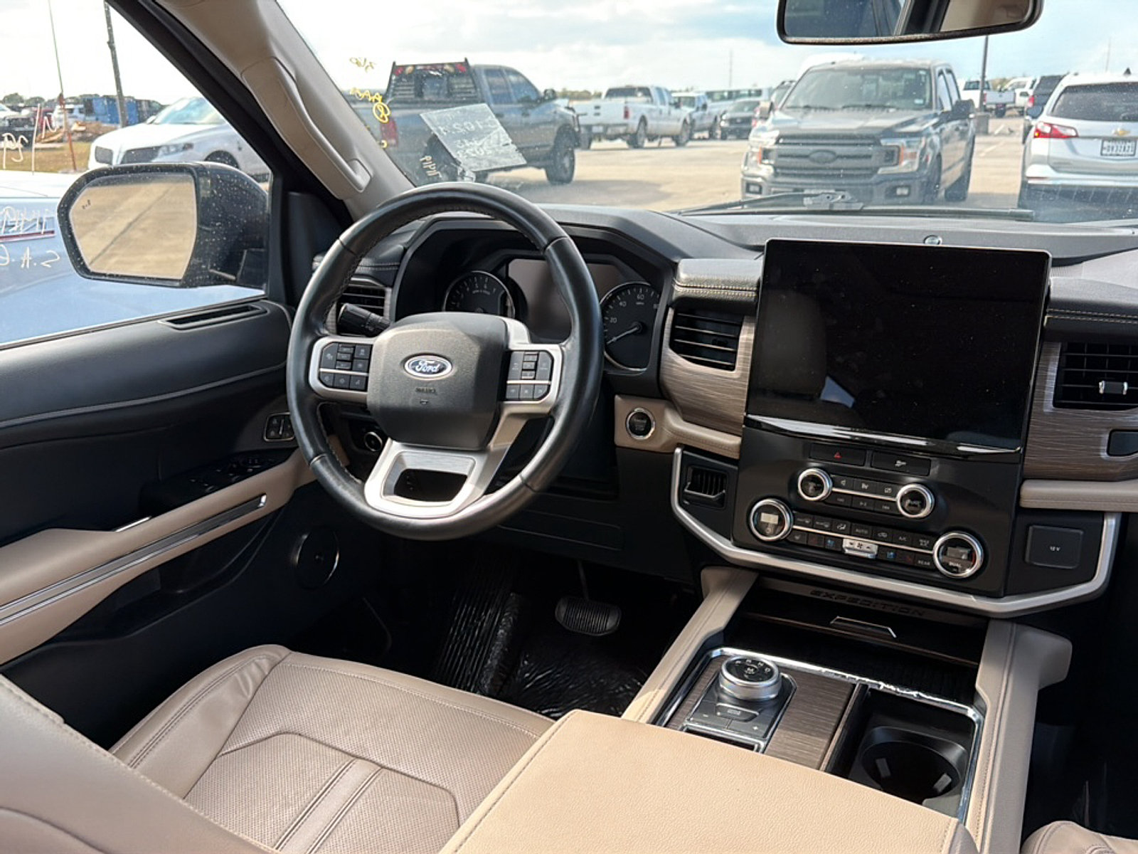 Used 2023 Ford Expedition Limited RWD image 14