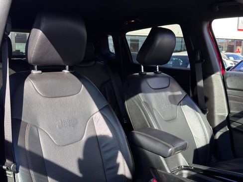 Used 2022 Jeep Compass Limited image 28