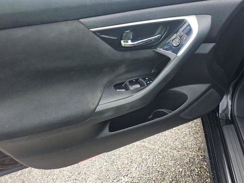 Used 2014 Nissan Altima 2.5 S w/ Display Audio Package FWD image 12