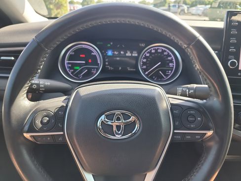 Used 2021 Toyota Camry XLE image 28