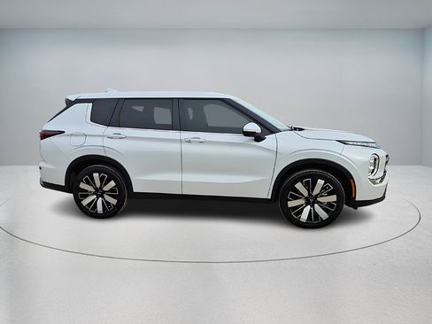 New 2026 Mitsubishi Outlander SE AWD/4WD image 8