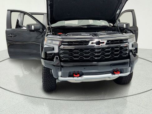 Used 2025 Chevrolet Silverado 1500 ZR2 w/ Technology Package AWD/4WD image 15