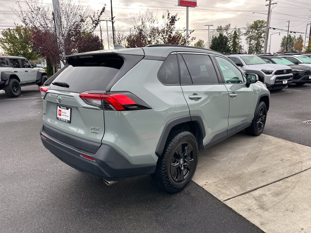 Used 2021 Toyota RAV4 XLE AWD/4WD image 5