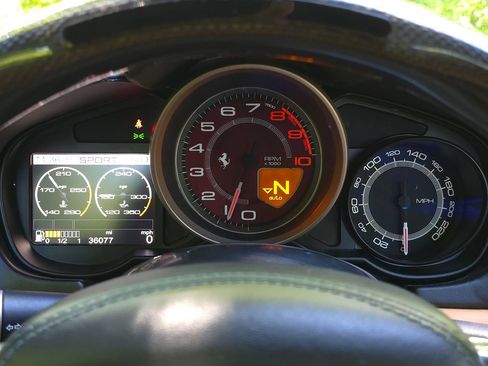 Used 2009 Ferrari California RWD image 32