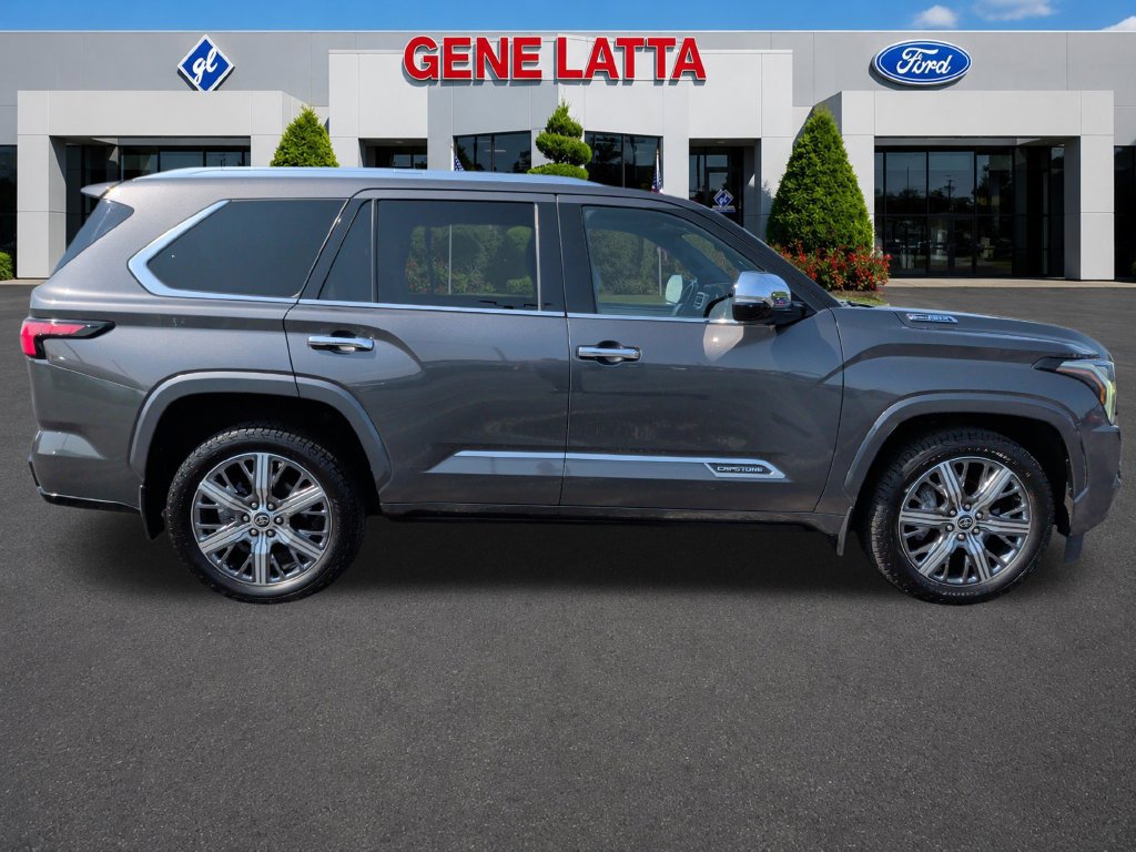 Used 2023 Toyota Sequoia Capstone AWD/4WD image 9