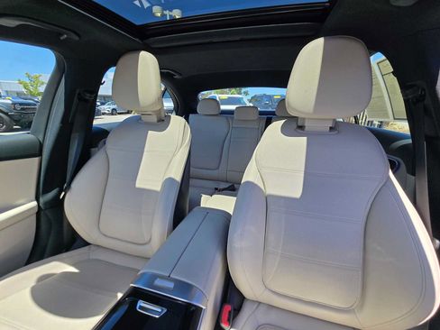 Used 2024 Mercedes-Benz C 300 Sedan image 22