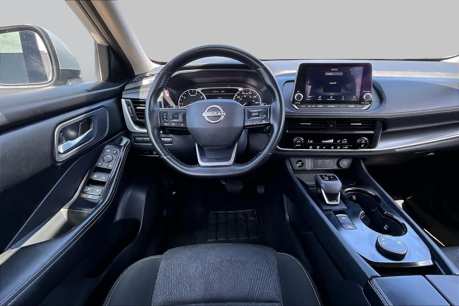 Used 2025 Nissan Rogue SV AWD/4WD image 6
