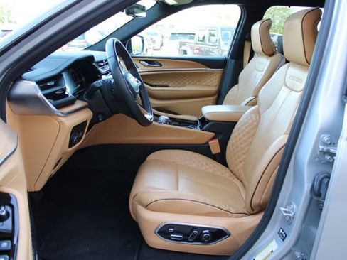 Used 2024 Jeep Grand Cherokee L Summit AWD/4WD image 15