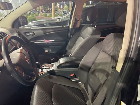 Used 2016 Dodge Journey SXT image 4