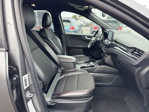 Used 2025 Ford Escape ST-Line image 9