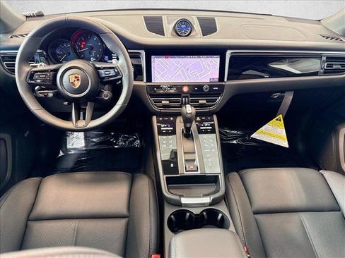 Used 2026 Porsche Macan AWD/4WD image 21