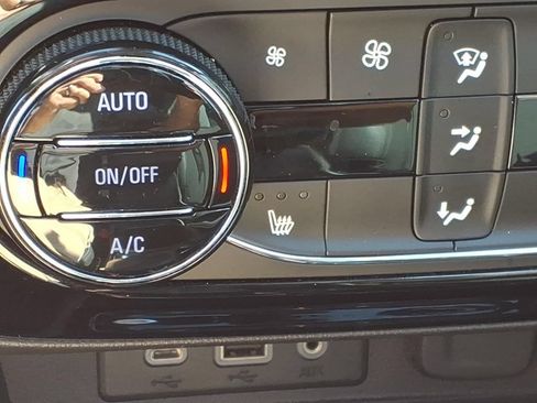 Used 2020 Buick Encore GX Select w/ Advanced Technology Package FWD image 23