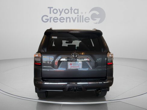 Used 2022 Toyota 4Runner Limited AWD/4WD image 5