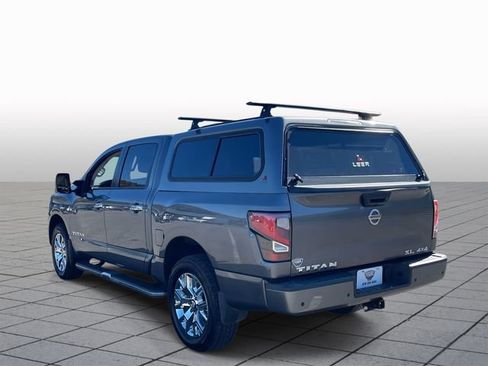 Used 2021 Nissan Titan SL w/ Moonroof Package image 5