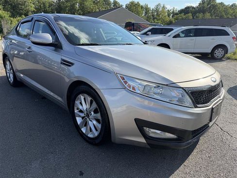Used 2013 Kia Optima EX w/ Premium Pkg FWD image 6