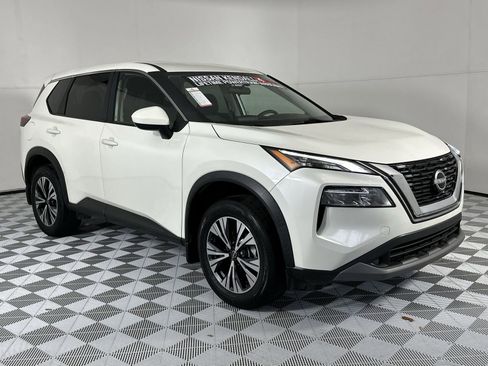 Certified 2023 Nissan Rogue SV FWD image 2