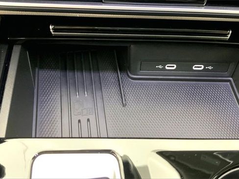 Used 2025 Volkswagen Atlas SEL image 34