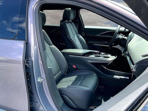 Used 2025 Cadillac Lyriq Luxury w/ LPO, Floor Liner Package AWD/4WD image 29