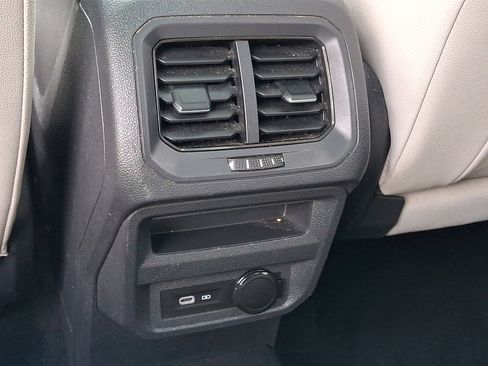 Used 2021 Volkswagen Tiguan SE w/ Panoramic Sunroof Package AWD/4WD image 12