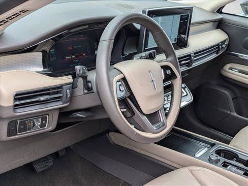 Used 2023 Lincoln Corsair FWD image 10