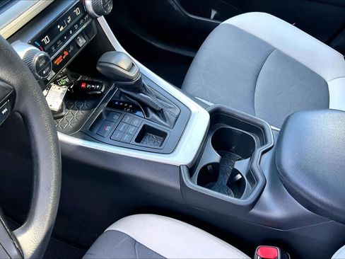Used 2019 Toyota RAV4 XLE w/ Convenience Package AWD/4WD image 16