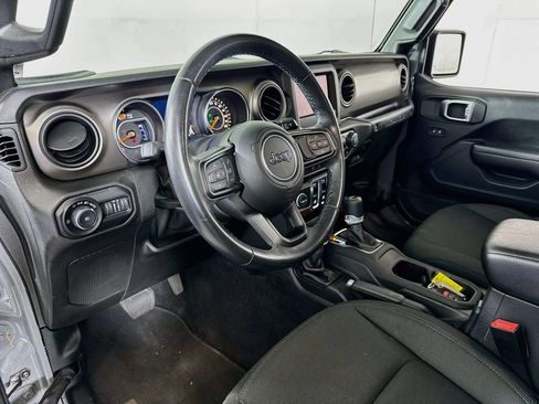 Used 2019 Jeep Wrangler Sport AWD/4WD image 9