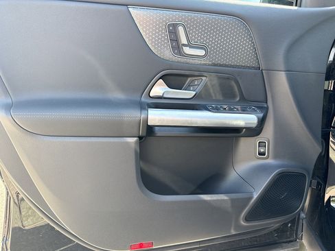 Used 2025 Mercedes-Benz GLA 250 image 21