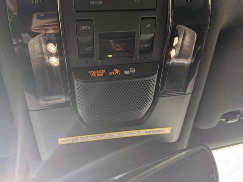 Used 2025 Lexus GX 550 AWD/4WD image 16