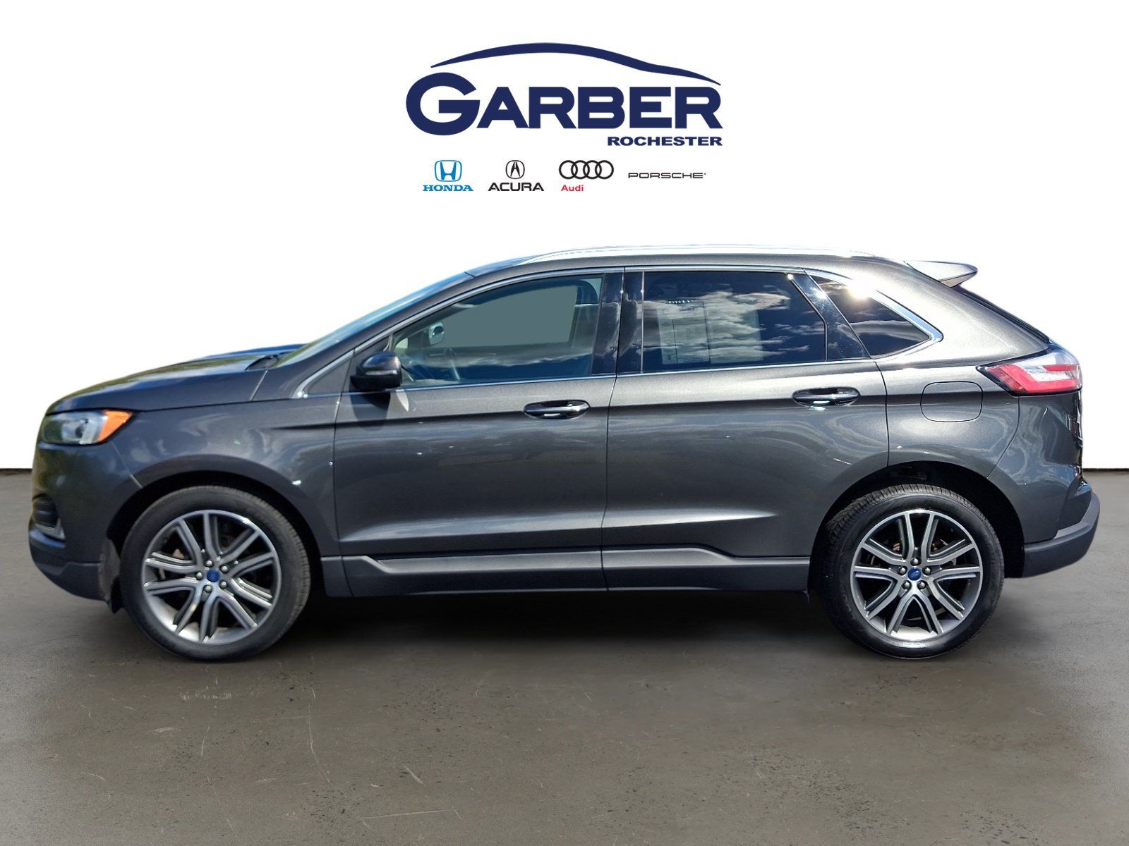 Used 2019 Ford Edge Titanium FWD image 2