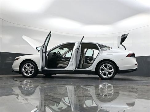 Used 2023 Honda Accord LX image 41