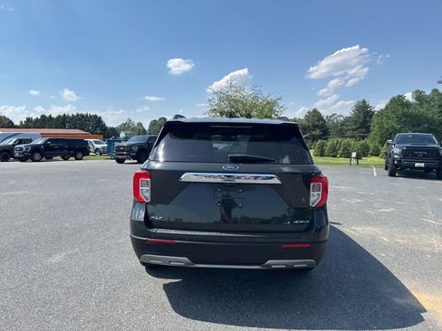 Used 2023 Ford Explorer XLT w/ Equipment Group 202A AWD/4WD image 5