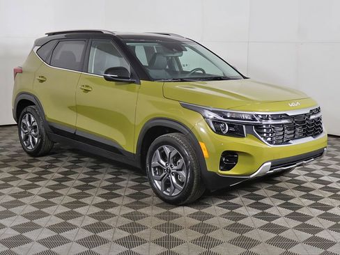 Used 2024 Kia Seltos S AWD/4WD image 2